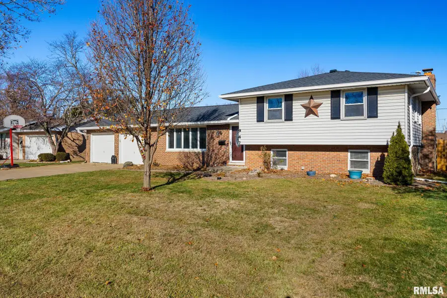 947 E Marshall Street, Morton, IL 61550 - Image #2