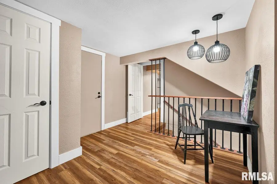 303 S Hollybrook Drive, Chillicothe, IL 61523 - Image #2