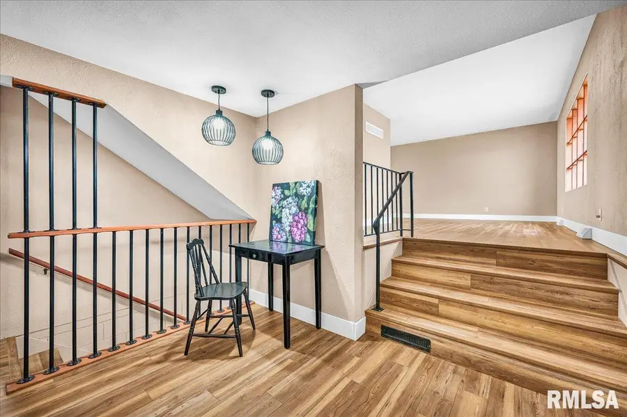 303 S Hollybrook Drive, Chillicothe, IL 61523 - Image #3