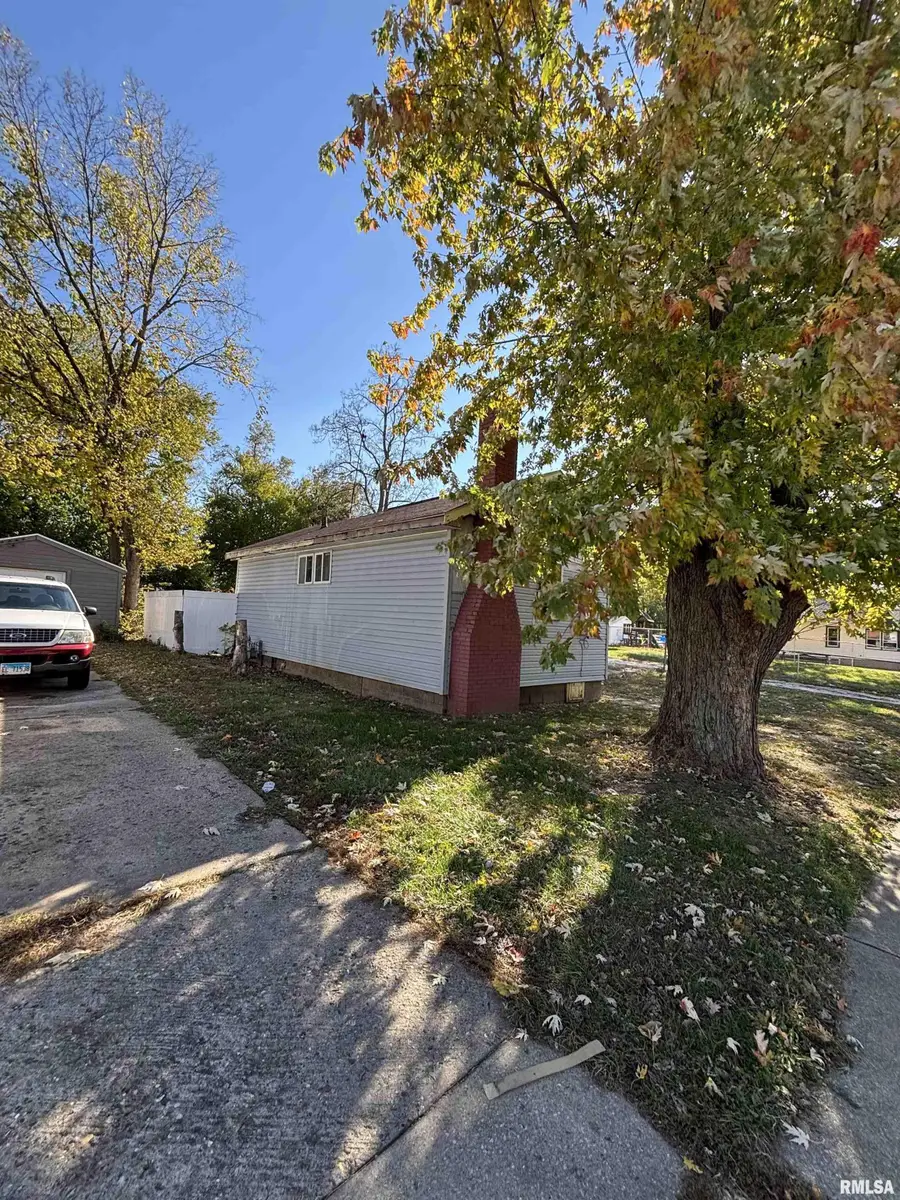 1516 S Westmoreland Avenue, Peoria, IL 61605 - Image #3