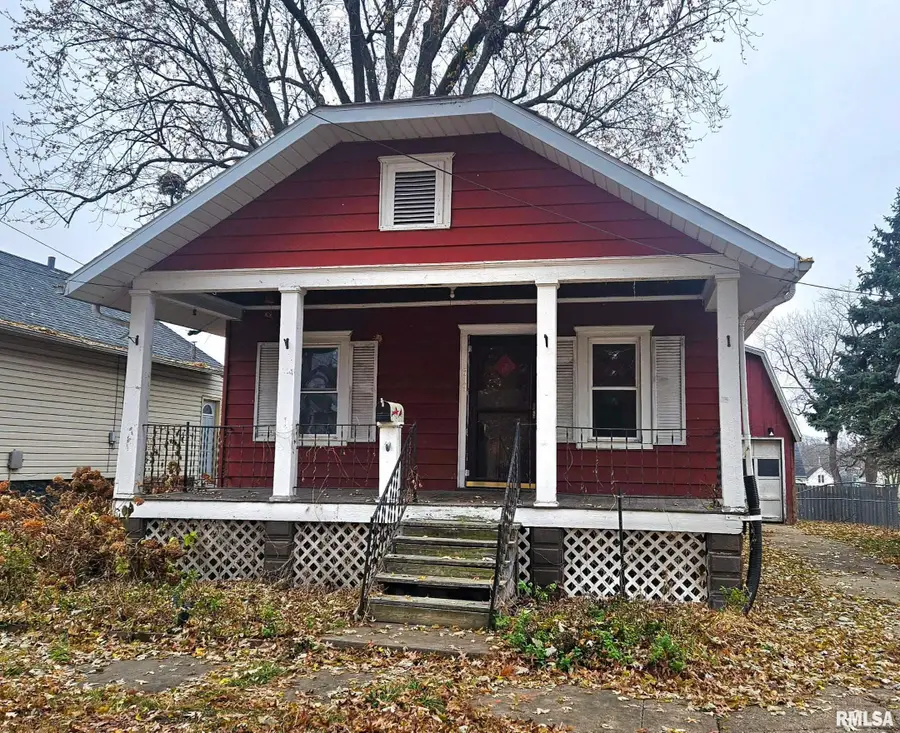 649 Dean Street, Canton, IL 61520 - Image #2