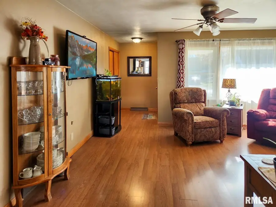 211 E Turner Avenue, Toulon, IL 61483 - Image #3