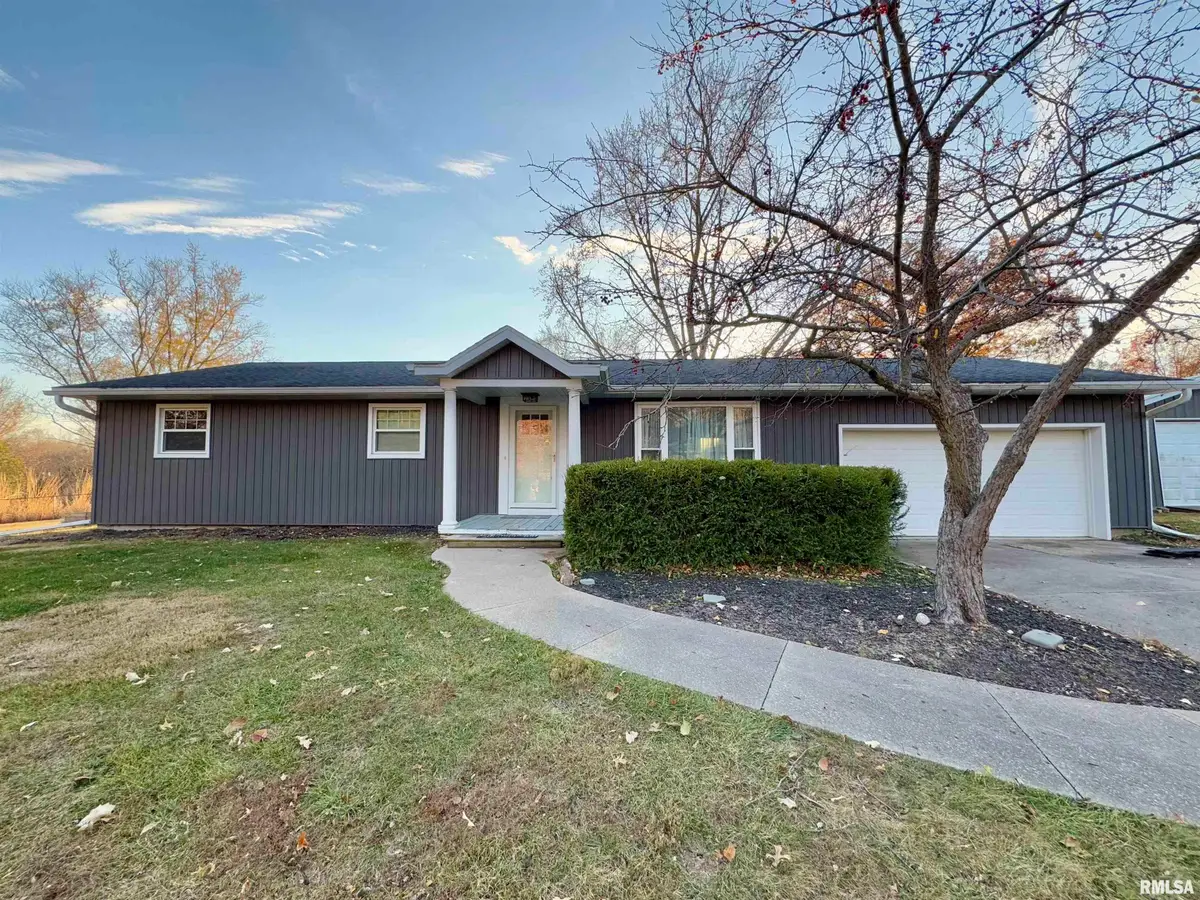 8 Woodland Lane, Macomb, IL 61455 - Image #1