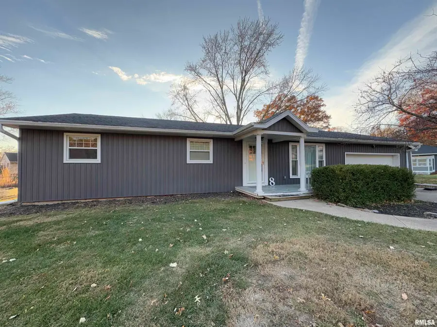 8 Woodland Lane, Macomb, IL 61455 - Image #2