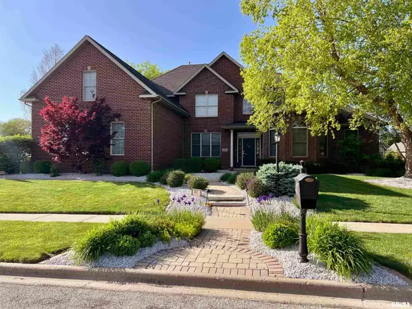 2 Hunters Way, Washington, IL 61571