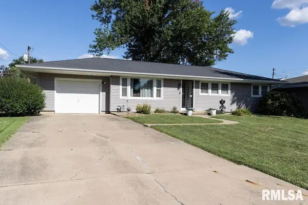 1035 Lawrence Drive, Canton, IL 61520