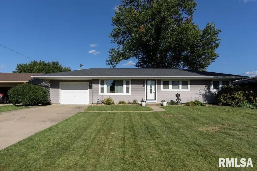 1035 Lawrence Drive, Canton, IL 61520 - Image #2