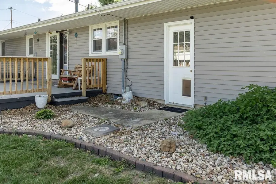 1035 Lawrence Drive, Canton, IL 61520 - Image #3