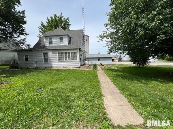 102 & 104 W 1st Street, Table Grove, IL 61482