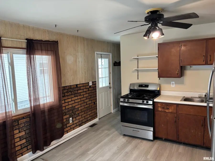 210 Reservoir Road, Pekin, IL 61554 - Image #3