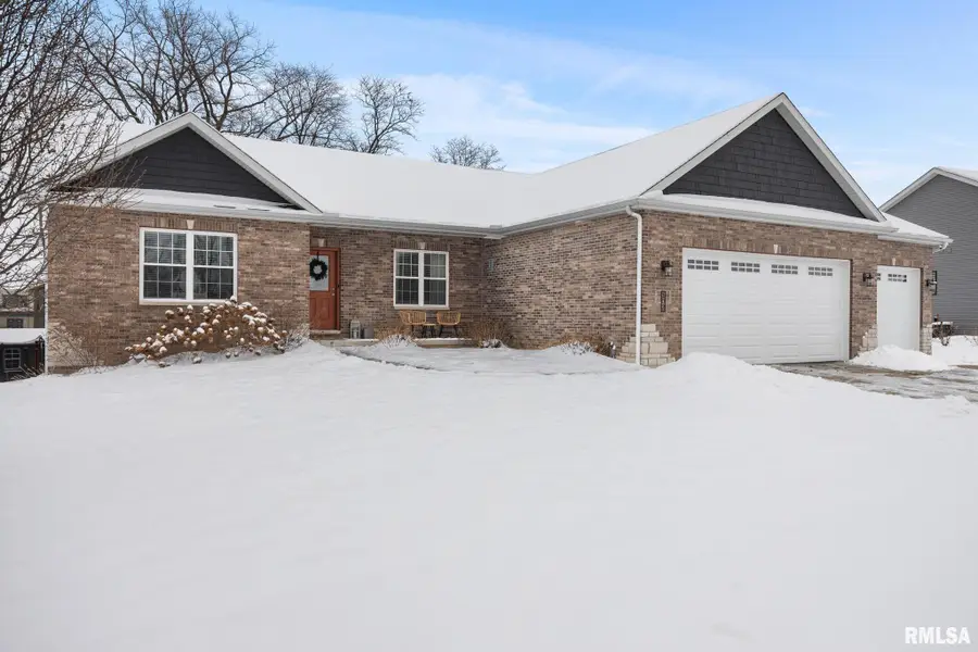 102 Joseph Court, Washington, IL 61571 - Image #2