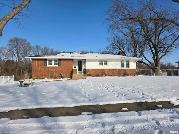 922 Birchwood Drive, Washington, IL 61571