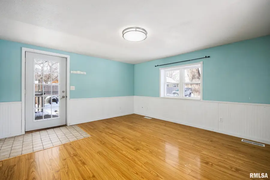 105 E Forest Avenue, East Peoria, IL 61611 - Image #3