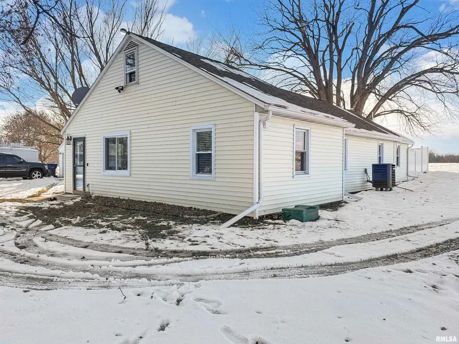 17893 Red Shale Hill Road, Pekin, IL 61554 - Image #3