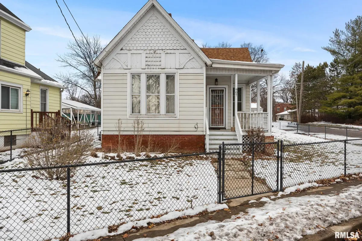 907 NE Glen Oak Avenue, Peoria, IL 61603 - Image #1
