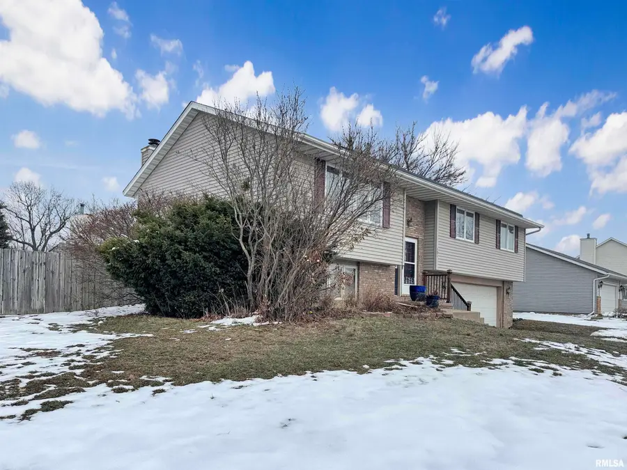 101 Regent Court, East Peoria, IL 61611 - Image #2