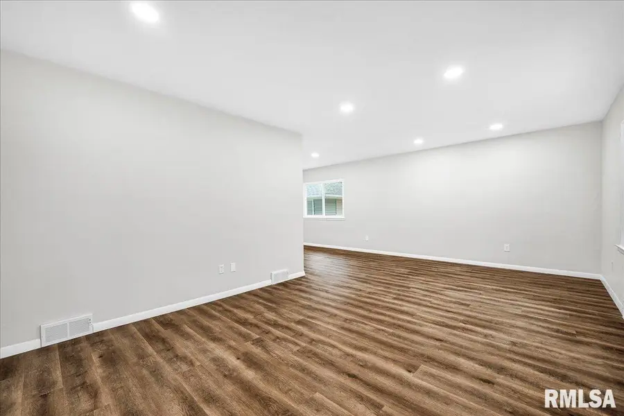 2003 S Mahark Lane, Peoria, IL 61607 - Image #2