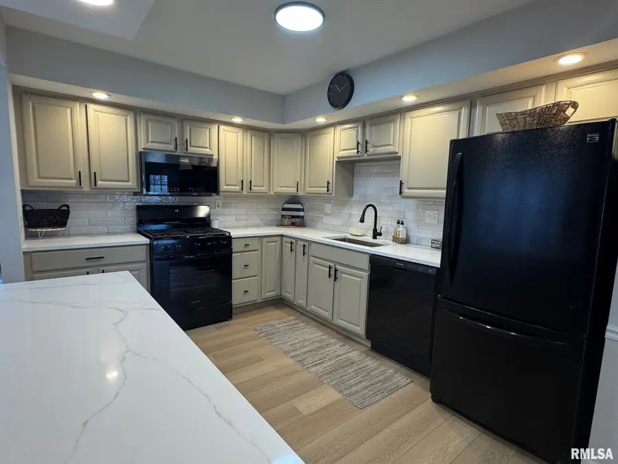 5701 N Western Avenue, Peoria, IL 61614 - Image #2