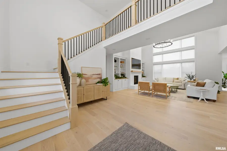 201 Royal Point Court, Pekin, IL 61554 - Image #3