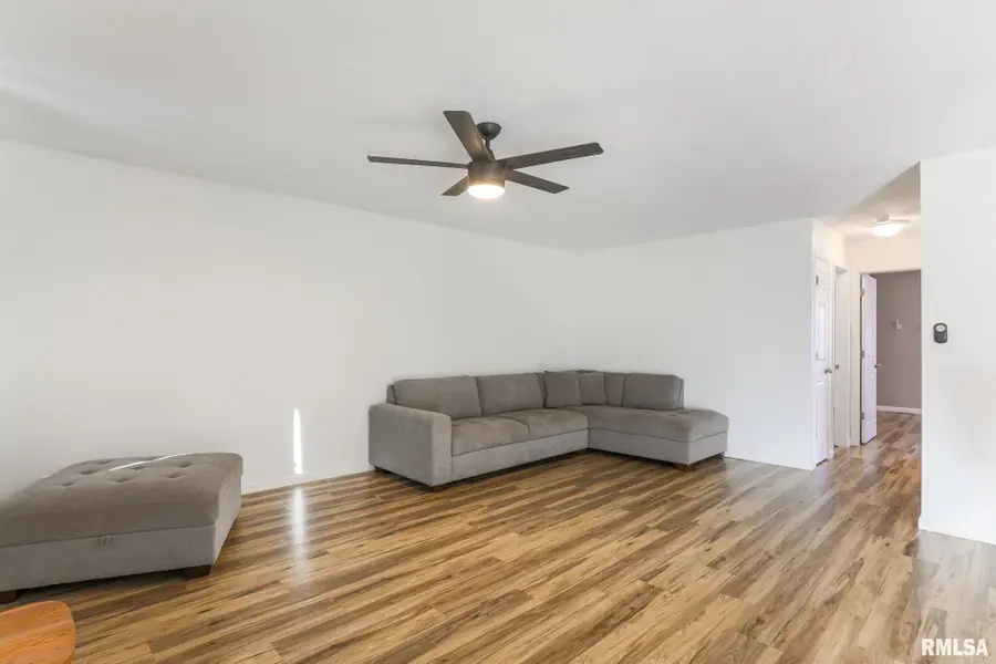 1804 Vienna Court, Pekin, IL 61554 - Image #3