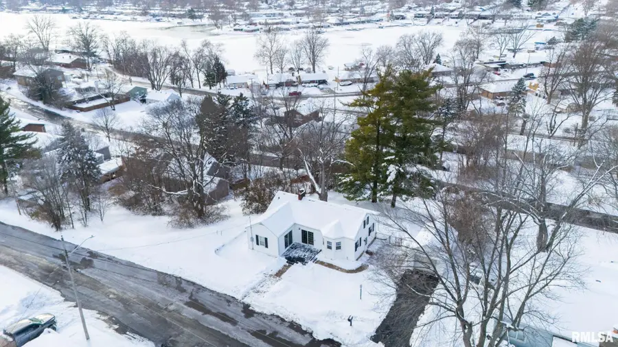 705 Grand View Avenue, Pekin, IL 61554 - Image #2