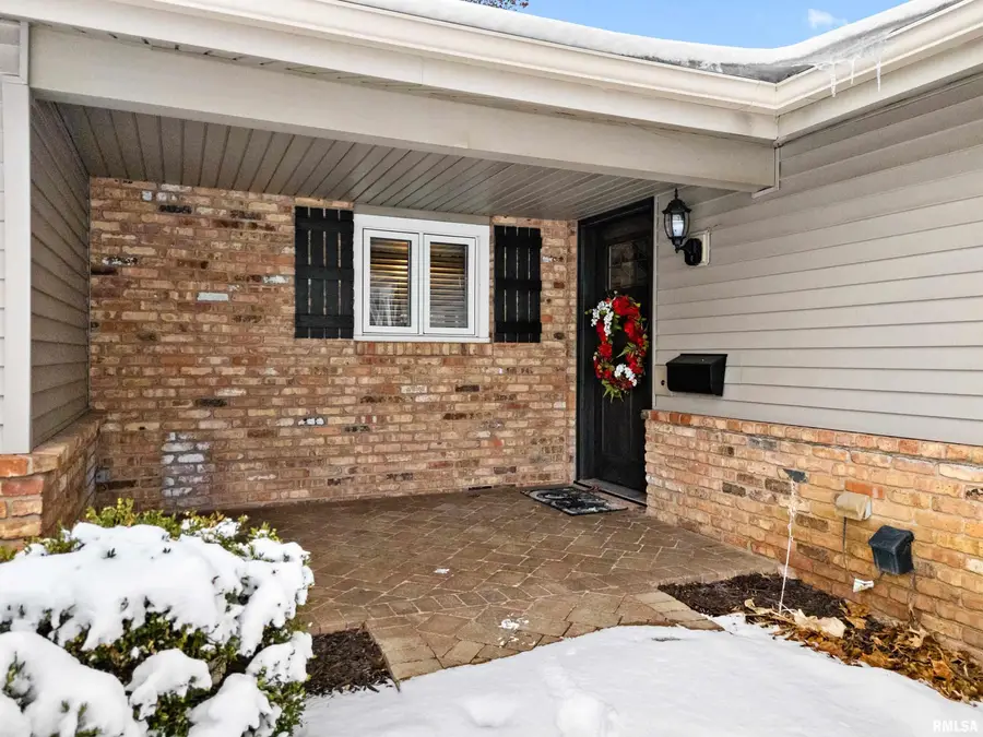 1912 Highwood Avenue, Pekin, IL 61554 - Image #2