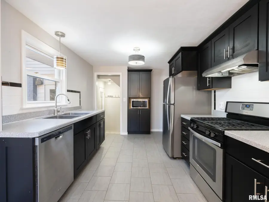 1844 Court Street, Pekin, IL 61554 - #2