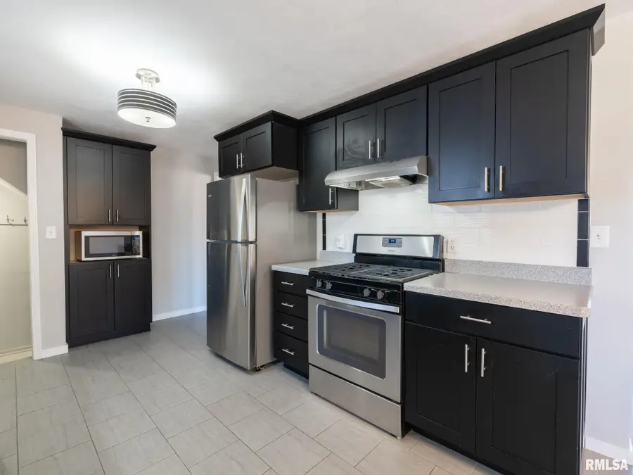 1844 Court Street, Pekin, IL 61554 - #3