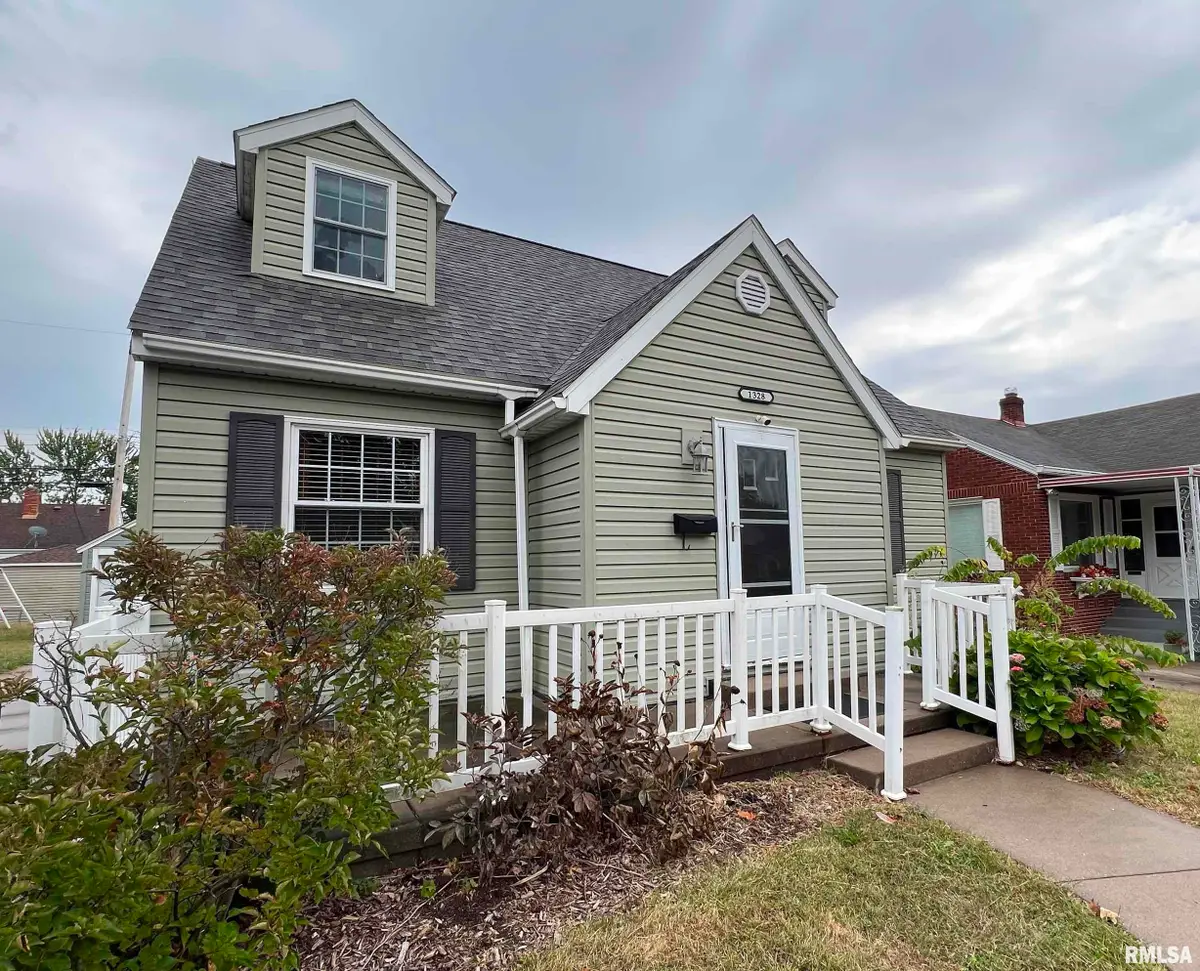 1328 W Circle Road, Peoria, IL 61604 - #1