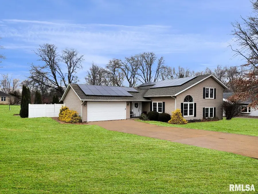 316 Pinecrest Drive, Germantown Hills, IL 61548 - Image #2