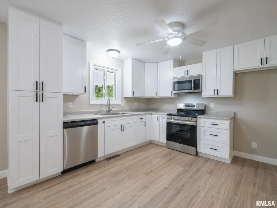 2922 W Larchmont Lane, Peoria, IL 61615 - #3