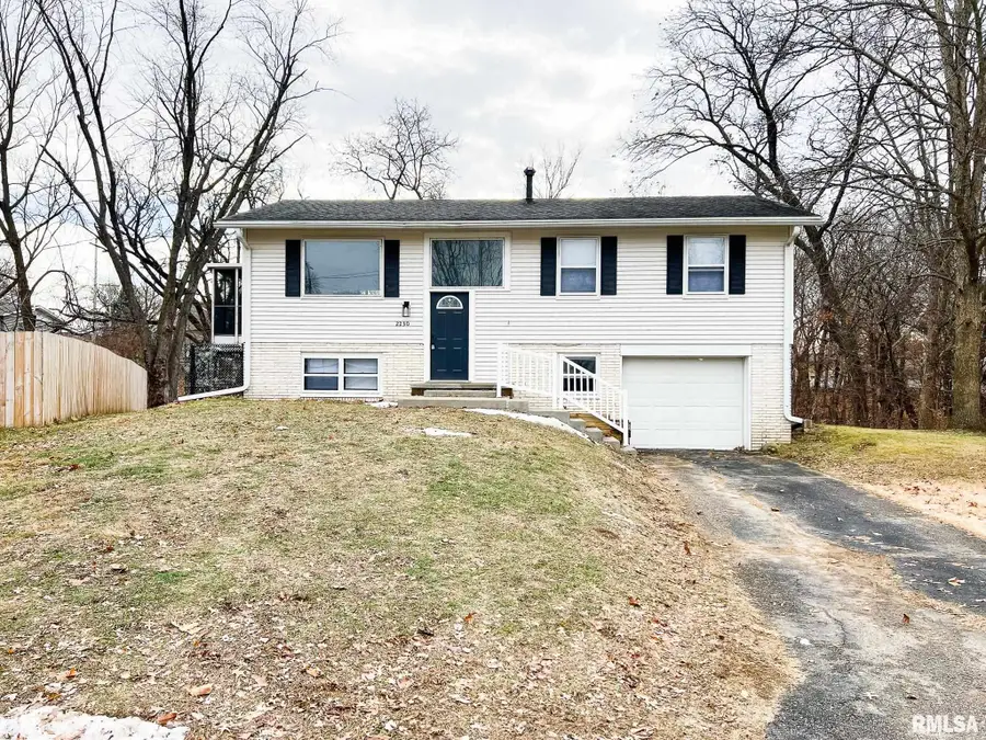 2230 N Winnebago Court, Peoria, IL 61614 - #3