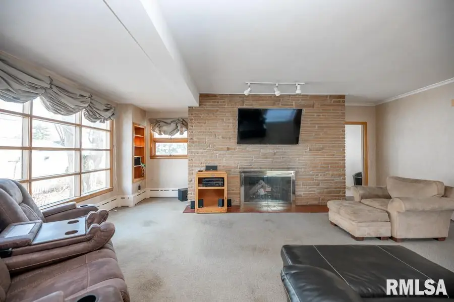 216 W Santa Fe Avenue, Toluca, IL 61369 - #2