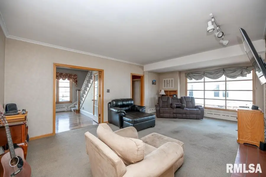 216 W Santa Fe Avenue, Toluca, IL 61369 - #3