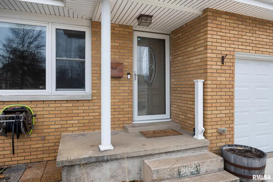 302 Sheridan Road, Pekin, IL 61554 - Image #3