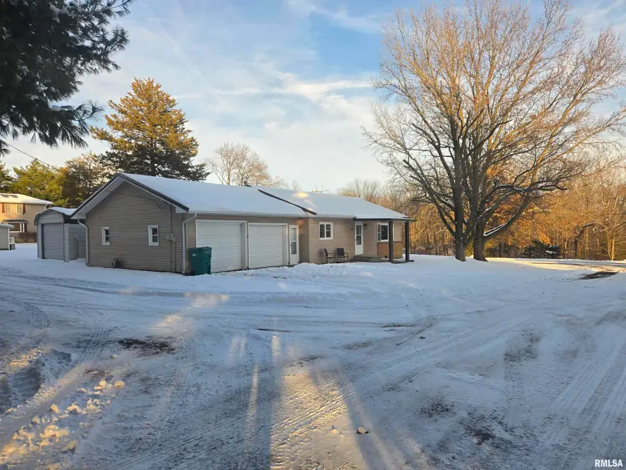 110 W Mound Street, Blandinsville, IL 61420 - Image #2