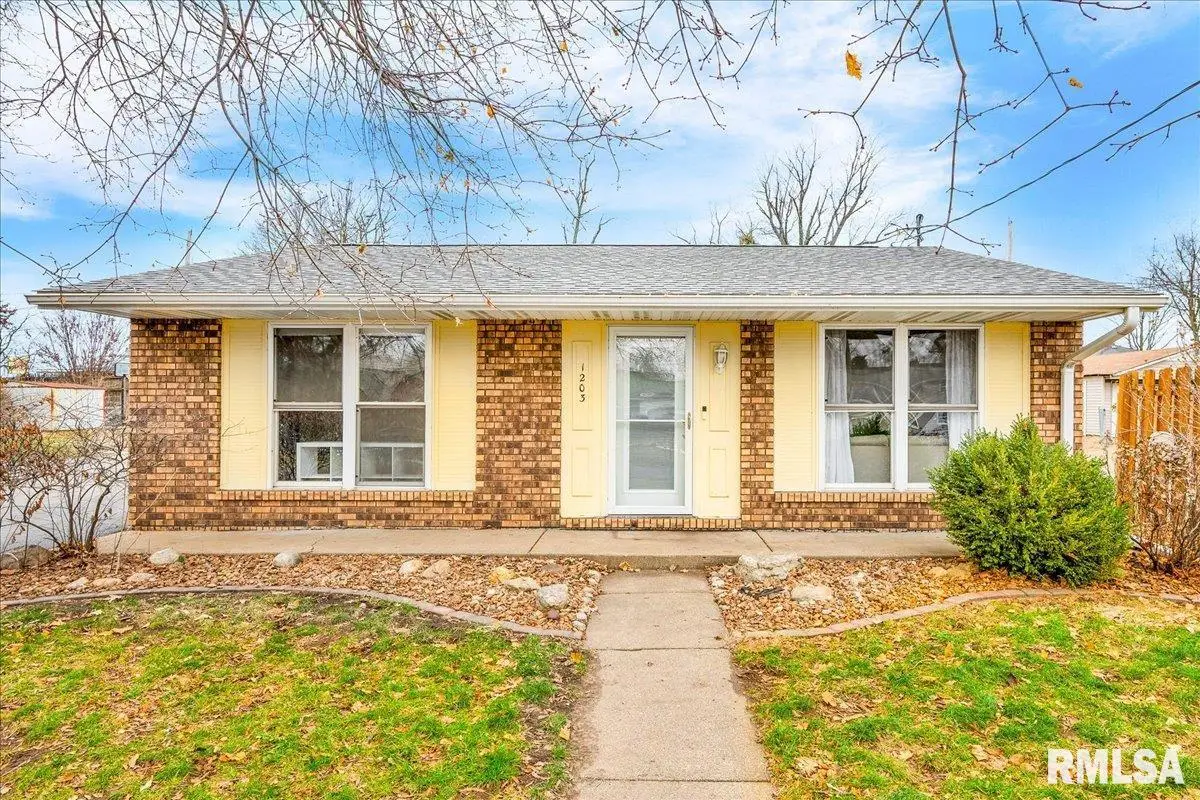 1203 Dell Avenue, Pekin, IL 61554 - Image #1