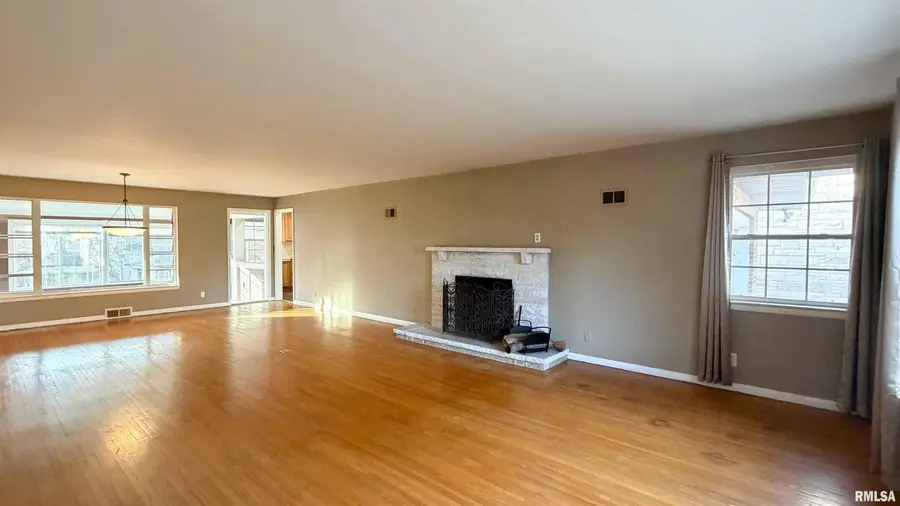 3109 N Bigelow Street, Peoria, IL 61604 - Image #2