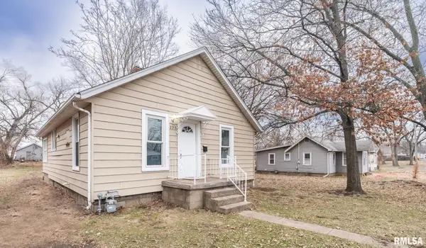 223 Cooper Street, Pekin, IL 61554