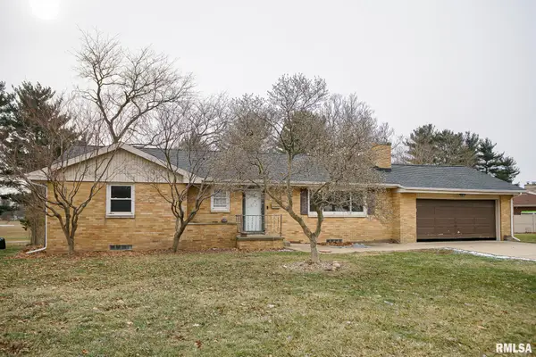 408 Wilshire Drive, Washington, IL 61571
