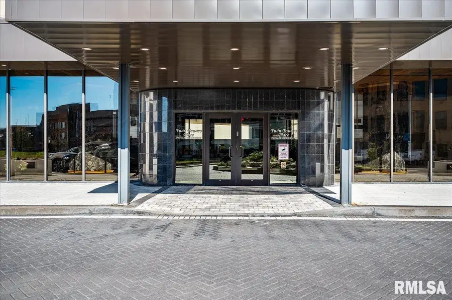 123 SW Jefferson Avenue #E9SW, Peoria, IL 61602 - Image #3