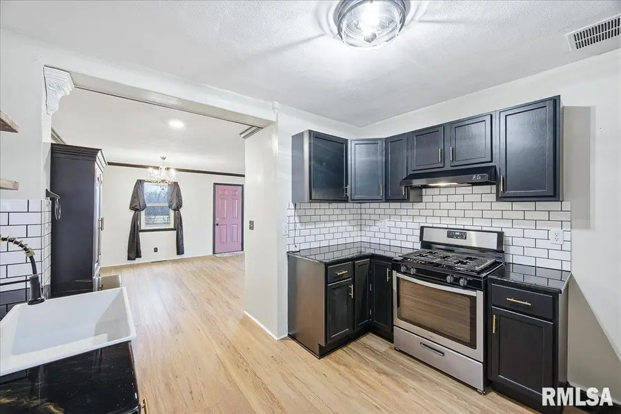 3803 N Grand Boulevard, Peoria, IL 61604 - Image #2