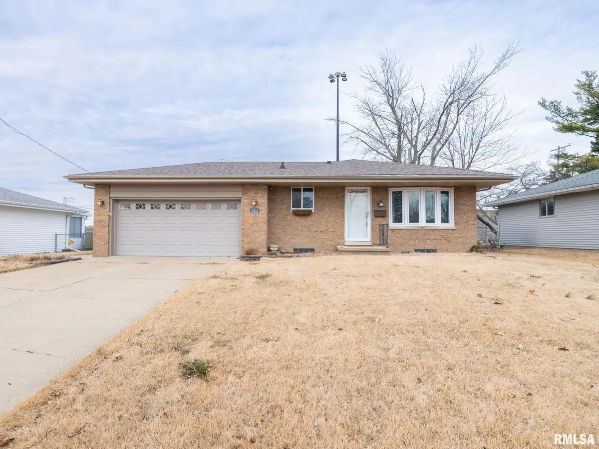 2303 W Westport Road, Peoria, IL 61615 - Image #1