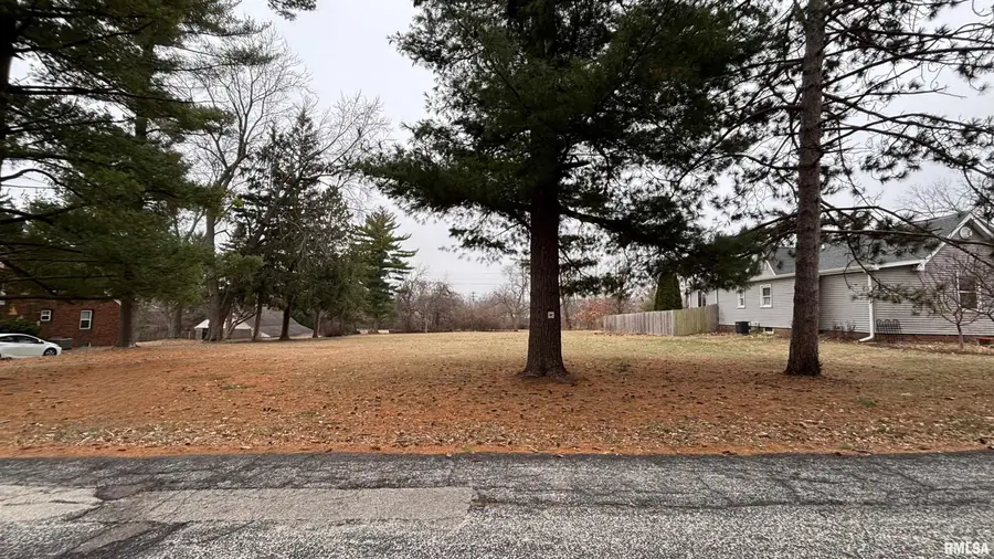 5619 N Humboldt Avenue, Peoria, IL 61614 - Image #2