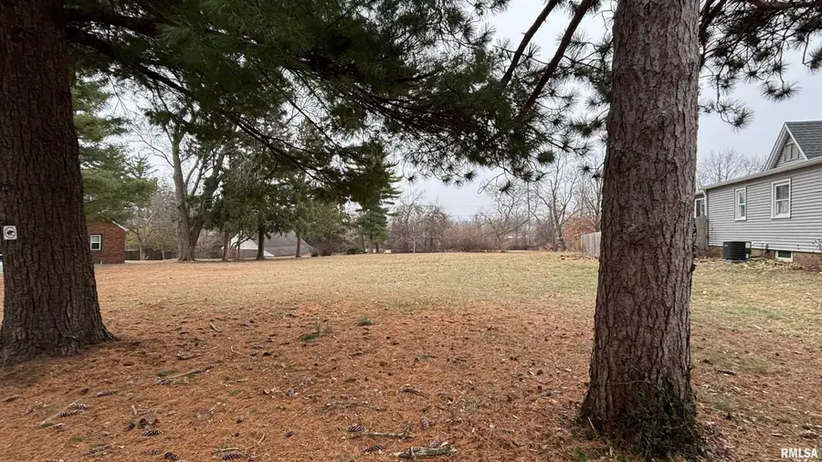 5619 N Humboldt Avenue, Peoria, IL 61614 - Image #3