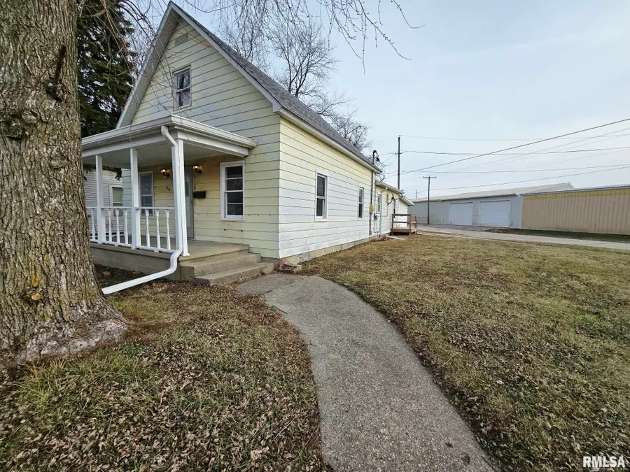 812 N Sherman Street, Lincoln, IL 62656 - Image #2