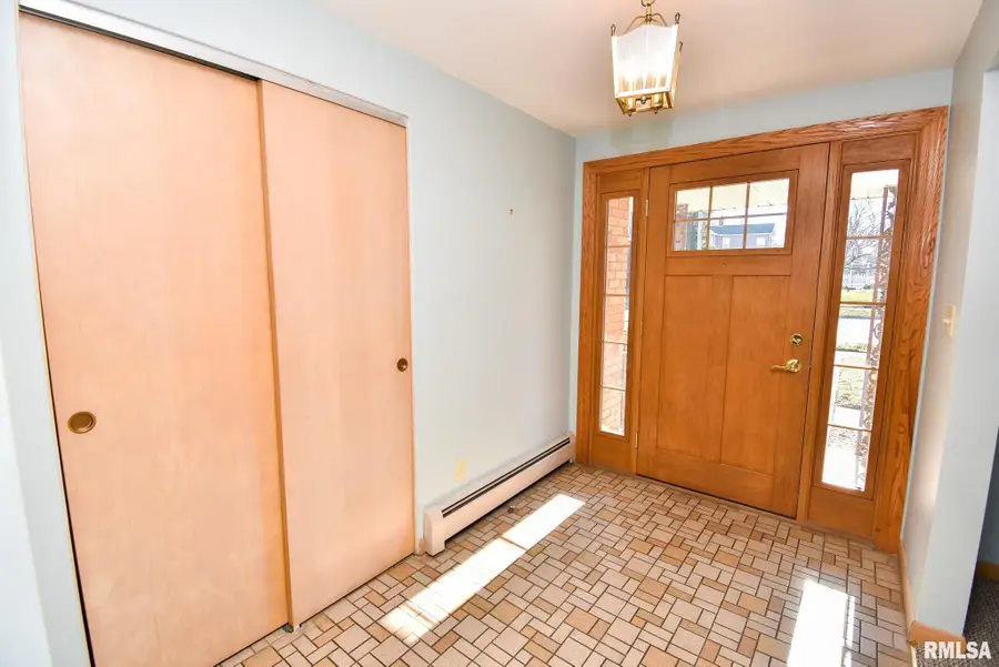 307 Walnut Street, Washington, IL 61571 - Image #3