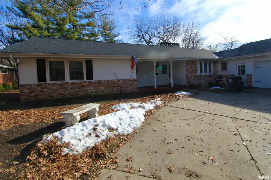 5928 N Roxbury Lane, Peoria, IL 61614 - Image #2
