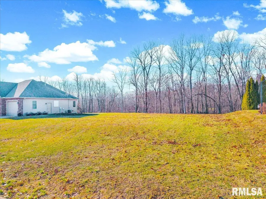 112 Oakridge Court, East Peoria, IL 61611 - Image #2