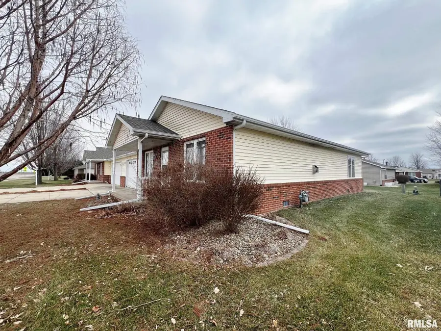 130 W Cruger Road, Washington, IL 61571 - Image #3